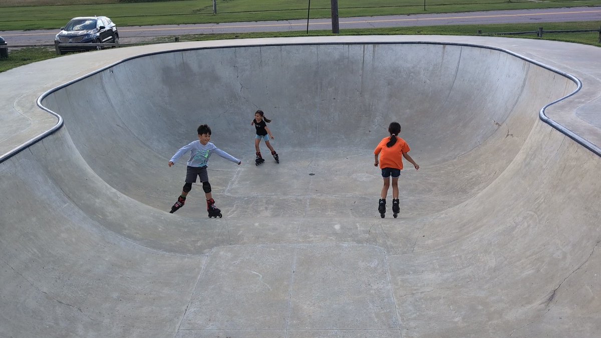 Candycorn8447's tweet image. Farewell to summer with a visit with the kiddos to the skate park! #RollintoSummer