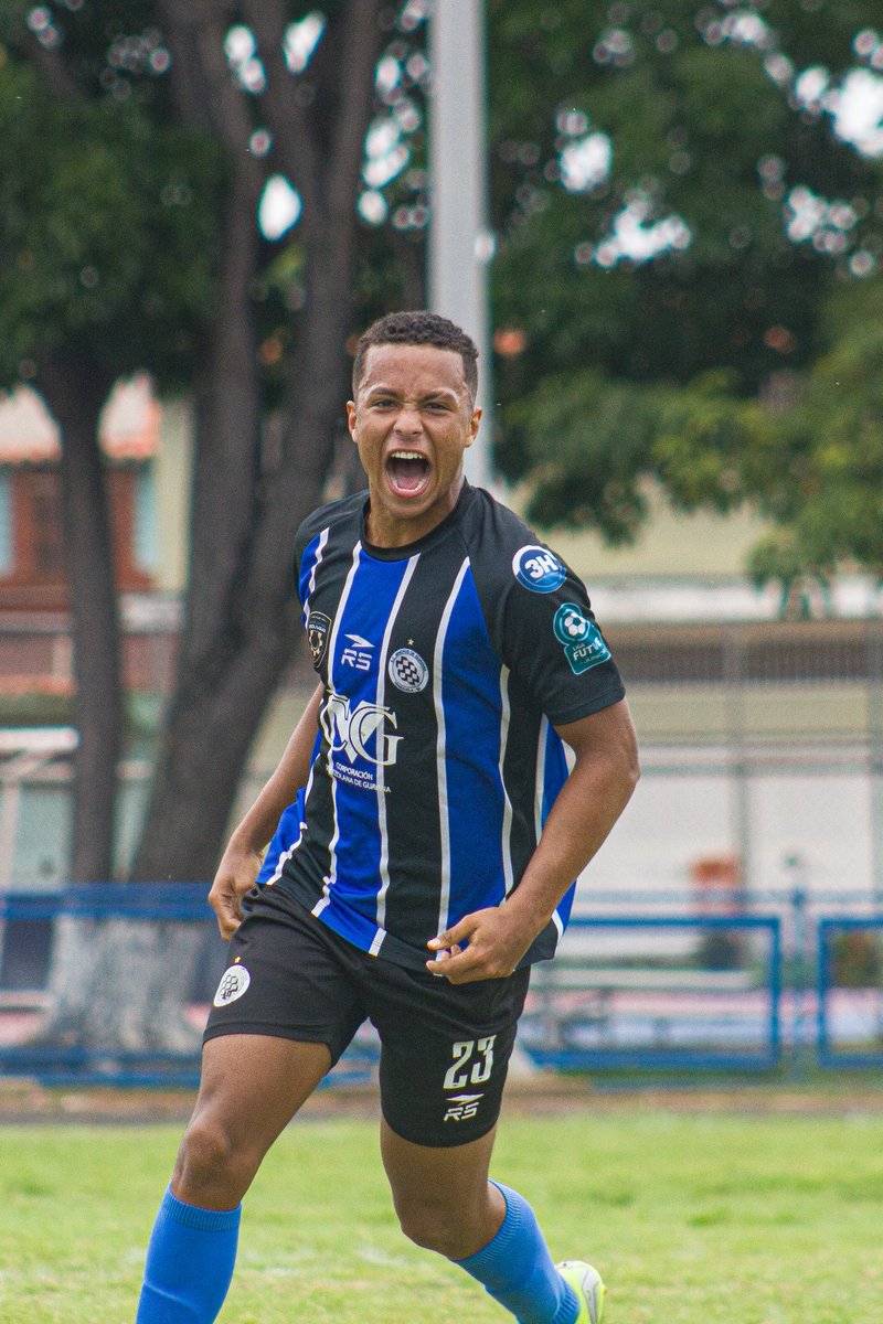 Cantera Mineros de Guayana (@canteramineros) on Twitter photo #LigaFUTVEJunior | #Sub19 | 🕒 90+5'
Final del partido. ¡Empate guerreado para la #Sub19 ! ⚔️😡💙
#Mineros 1-1 <a href="/BolivarSCantera/">Cantera | Bolívar Sport Club</a>
#ElFuturodelFutve
#VamosMineros ⚫🔵 #LigaFUTVEJunior | #Sub19 | 🕒 90+5'
Final del partido. ¡Empate guerreado para la #Sub19 ! ⚔️😡💙
#Mineros 1-1 <a href="/BolivarSCantera/">Cantera | Bolívar Sport Club</a>
#ElFuturodelFutve
#VamosMineros ⚫🔵