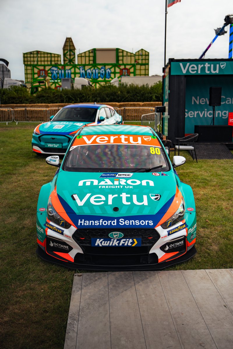 VertuMotors's tweet image. Always amazing to have @Tomingram80&apos;s Team VERTU touring car with us on the stand at @Carfestevent 🏎️

It&apos;s been amazing to meet so many @BTCC fans this weekend cheering Tom on🙌

#Vertu #CarFest #EXCELR8 @Excelr8M