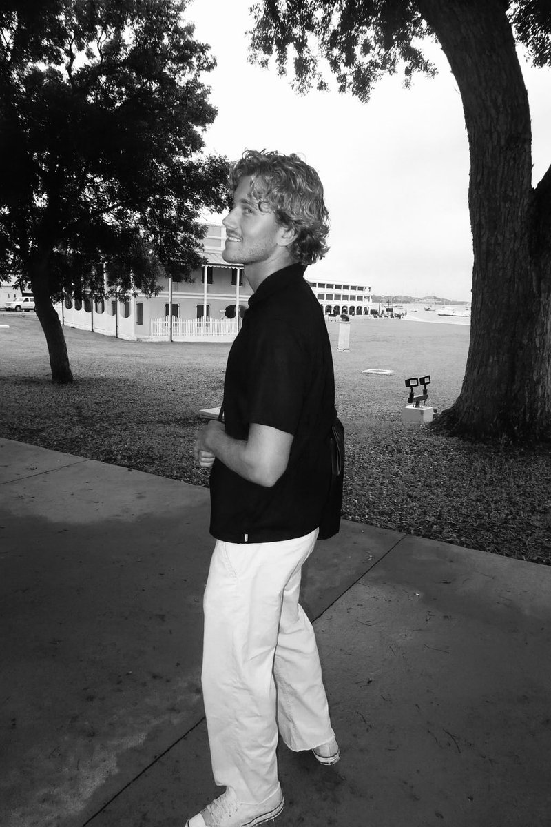 halver_k's tweet photo. ⠀ ⠀ ❛  𝘄𝗶𝘁𝗵 𝗼𝗿 𝘄𝗶𝘁𝗵𝗼𝘂𝘁 𝘆𝗼𝘂.

            #pmixtapeup https://t.co/chDyiyQqnn