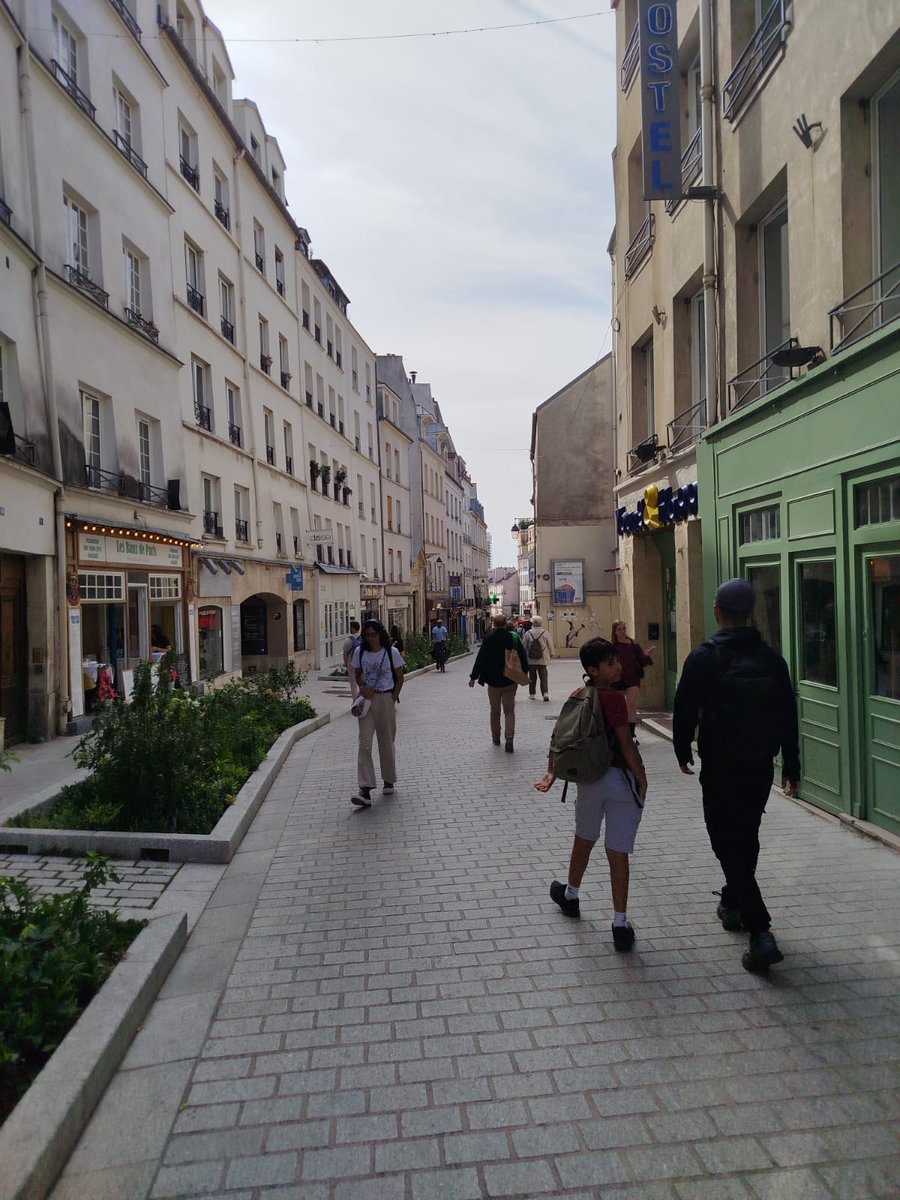 moanaweilc (@mweilc) on Twitter photo Entre <a href="/David_Belliard/">David Belliard</a> qui aime se vanter des rues-jardins qui dépérissent et se salissent vite et <a href="/FBerthout/">Florence Berthout</a> maire du Ve, on ne sait qui complimenter pour cet aménagement insipide.
Rappel : des pavés étaient prévus à l'origine
Et au premier orage... bon courage
(đ·<a href="/tnnhrmt/">Henri TĂ©temine</a>) Entre <a href="/David_Belliard/">David Belliard</a> qui aime se vanter des rues-jardins qui dĂ©pĂ©rissent et se salissent vite et <a href="/FBerthout/">Florence Berthout</a> maire du Ve, on ne sait qui complimenter pour cet amĂ©nagement insipide.
Rappel : des pavés étaient prévus à l'origine
Et au premier orage... bon courage
(đ·<a href="/tnnhrmt/">Henri TĂ©temine</a>)