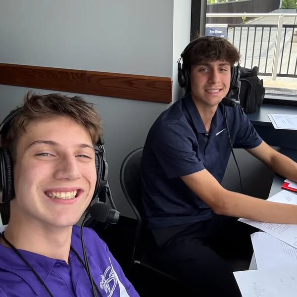 WBDGIndy's tweet photo. The Giants lost last night to Cathedral, but WBDG remained undefeated. Great broadcast last night @brycenhill_18, @stout_tyler20 and Killian Posey! #WBDGisAlwaysUndefeated #WeAreWayne https://t.co/2lCoR8nvZZ