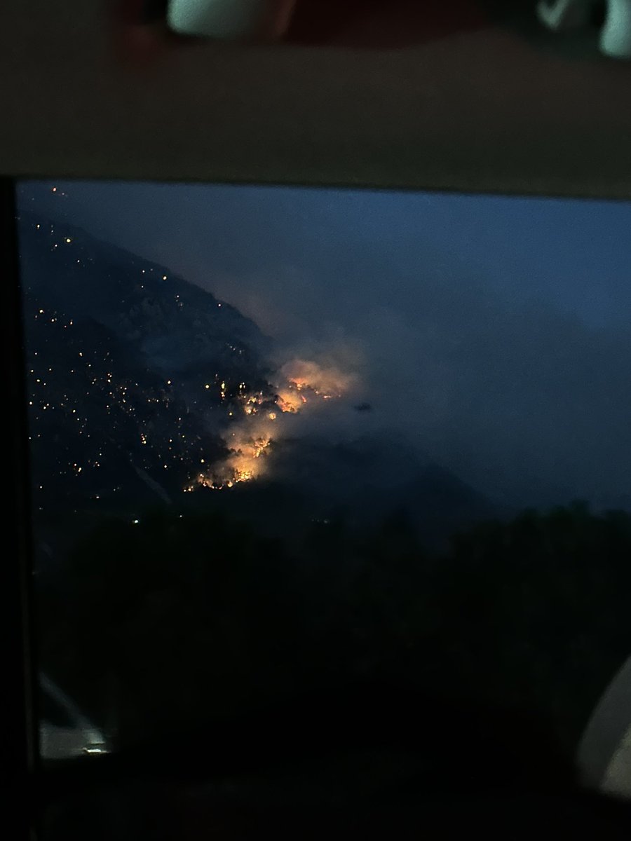 Tage destek olalım lütfen, yaklaşık 5 saattir #denizliyanıyor ve maalesef söndürülemiyor! O küçük pırıltıların hepsi alev