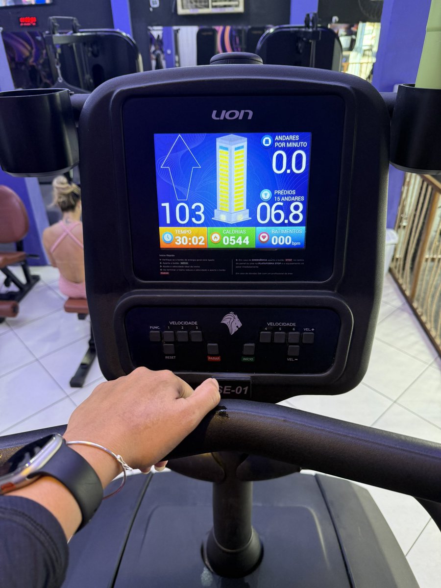 Stefhane13's tweet photo. Hoje já teve 30 min de escada + 30 min de esteira. 🏃🏻‍♀️ https://t.co/GlNa6yf6Pz