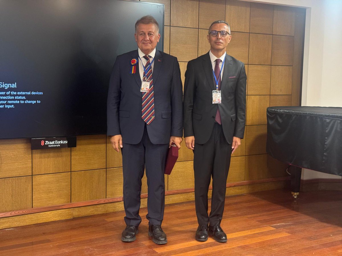 Sayın Prof.Dr. Hakan Kumbasar Hocamıza kongremize verdiği desteklerden dolayı tesekkurker