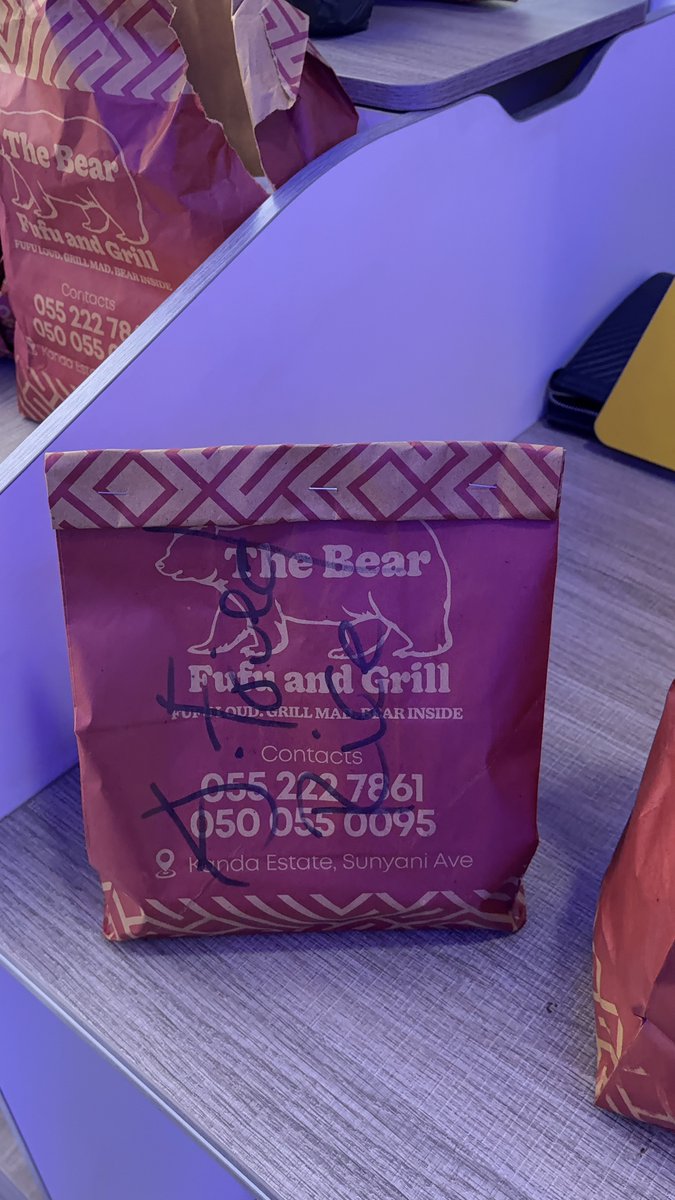 . <a href="/ThebearfufuG/">TheBearFufu&Grill</a> coming through for me and my boys at the Ghana Esports League preseason games inside the 4Syte TV mansion. Good food. We are happy at Provela Esports to have them with us.