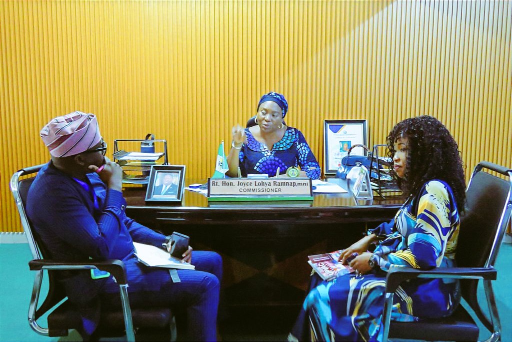 PLSG AND UPVAC DEEPENS COLLABORATION FOR PEACE AND DEVELOPMENTS

To deepen peacebuilding and drive sustainable development in Plateau State, the Honourable Commissioner of Information and Communication, Rt. Hon. Joyce Lohya Ramnap, mni, welcomed a delegation from the Universal