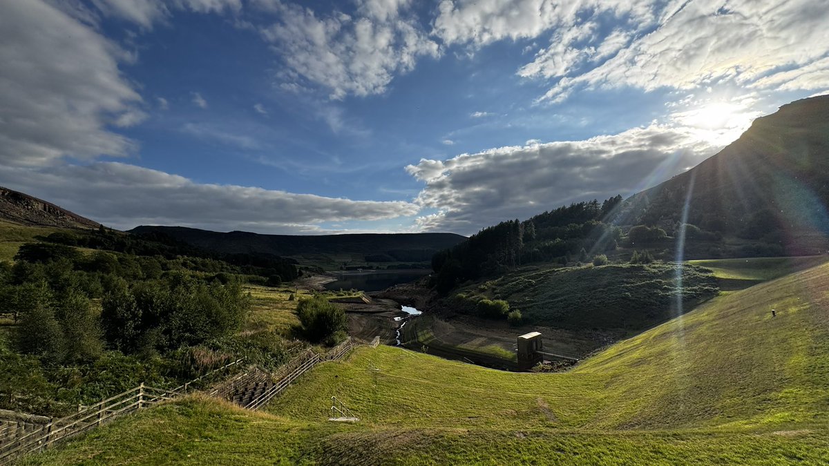 Touch-grass maxxing

📍 Dovestone Reservoir - Peak District 🏴󠁧󠁢󠁥󠁮󠁧󠁿