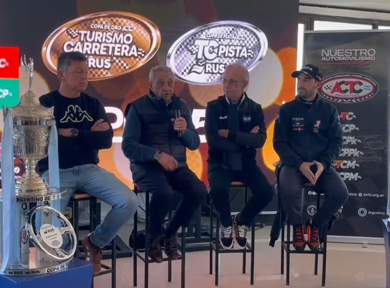 C.Santomauro (@cesarsantomauro) on Twitter photo Se presentó esta nueva edición de la Copa de Oro para el TC y Plata de TCP, una nueva versión con muchas expectativas, muchos se fueron con la gloria de ser campeones en la <a href="/actcargentina/">Turismo Carretera ACTC</a> en éstos 18 años. Se presentó esta nueva edición de la Copa de Oro para el TC y Plata de TCP, una nueva versión con muchas expectativas, muchos se fueron con la gloria de ser campeones en la <a href="/actcargentina/">Turismo Carretera ACTC</a> en éstos 18 años.