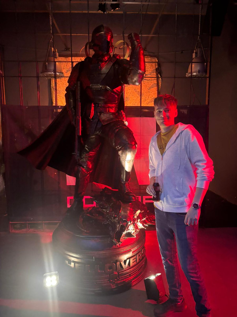 CadetGrumpyDuck's tweet image. Just arrived at the @helldivers2 community party after @gamescom 🔥💜 
Thank you for the invite @DogbertUk