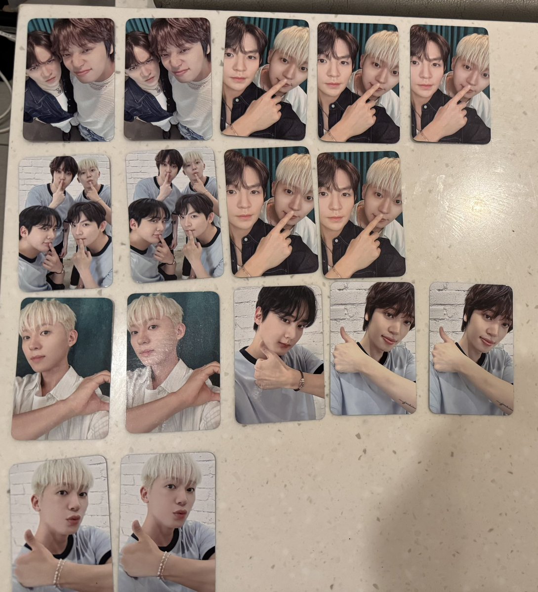 틴탑 트레카 교환
저 :  두번째 사진중에 교환 가능함
님: 동그라미 친부분 ㅎㅎ

두번째 사진 중에 교환 아니어도 필요하시면 드릴게용^^