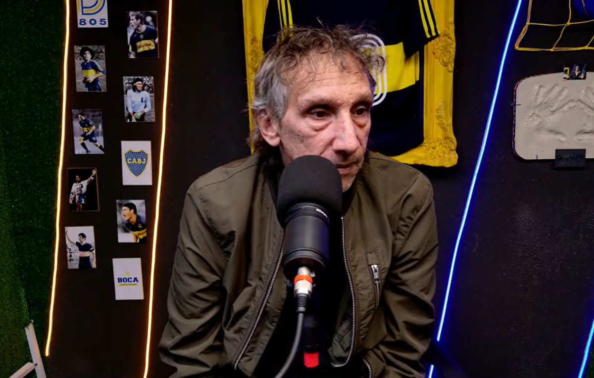 la12tuittera's tweet image. 🗣️Fernando Gayoso (ex entrenador de arqueros de la Primera de #Boca) en 805 Stream:

"Con el público de #Boca es un amor eterno. Me dieron algo que no conseguí como jugador en su época, me lo dieron en esta época, agradecido eternamente.

Llevo 2 años y moneditas con el…