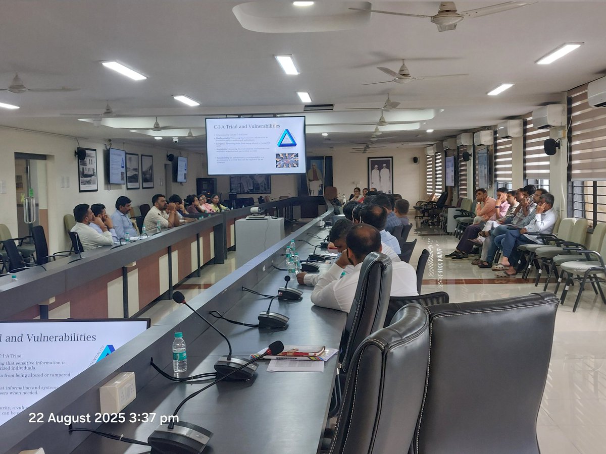 ICTO_Rajkot's tweet image. Cyber Security Awareness Session conducted at Collector Office, Rajkot by experts from Raksha Shakti University and Security Operations Center,Gandhinagar @dstGujarat
@DITGujarat  @CollectorRjt @InfoGujarat @inforajkotgog @IndiaDST @IndianCERT #CyberSecurity #Rajkot