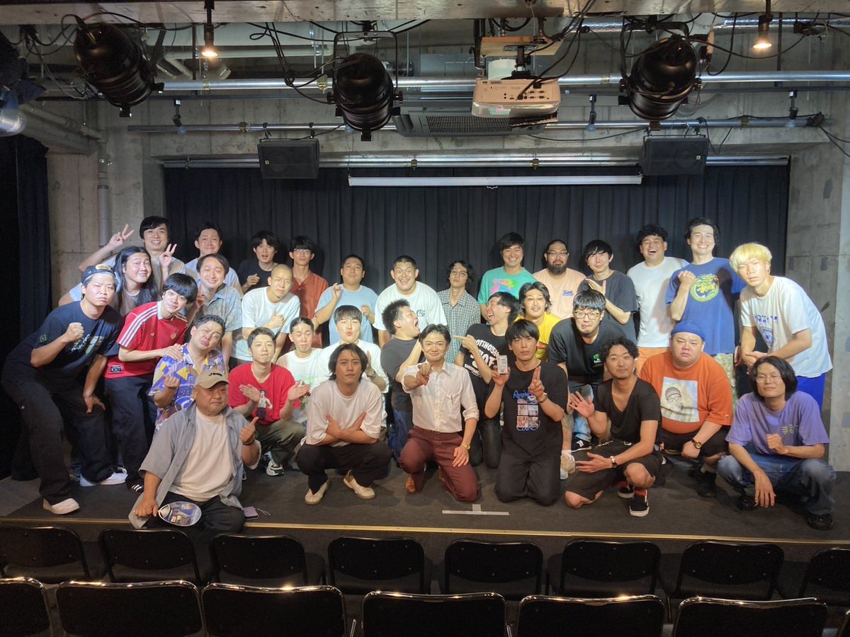 otsukadream_t's tweet photo. 8/22(金)は『蜘蛛の糸ライブ ～GET A CHANCE! vol.14～』でした✨

MC「素敵じゃないか」が進行を務め、若手から中堅まで幅広い芸人たちがネタを披露！

会場に詰めかけたみなさま、ありがとうございました！

#蜘蛛の糸ライブ
#大塚ドリームシアター
HPはこちら→ https://t.co/YLnawlZUFU https://t.co/mLRSGSlytR