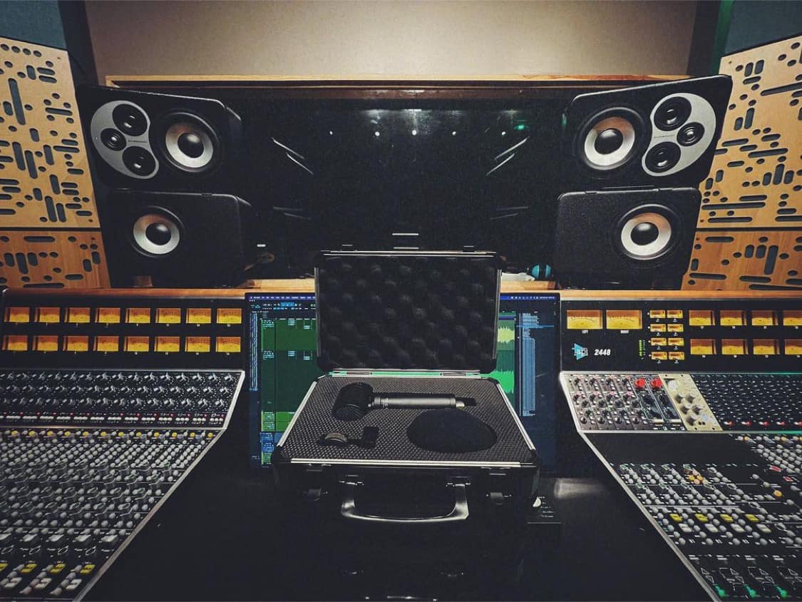 BarefootSound's tweet photo. #MicroStack45 3-way active reference monitors with stereo #DualForceTechnology subwoofers via @thejoshcary https://t.co/iBZzLBWDy4