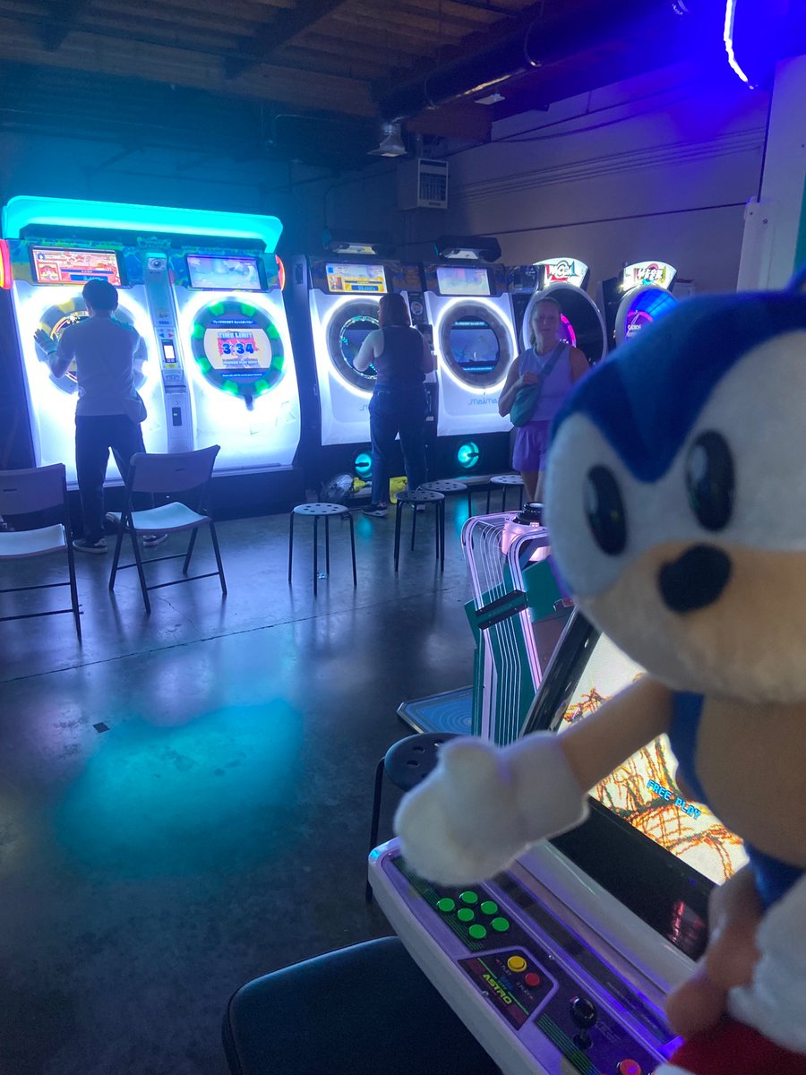 thegameshowgame tweet media