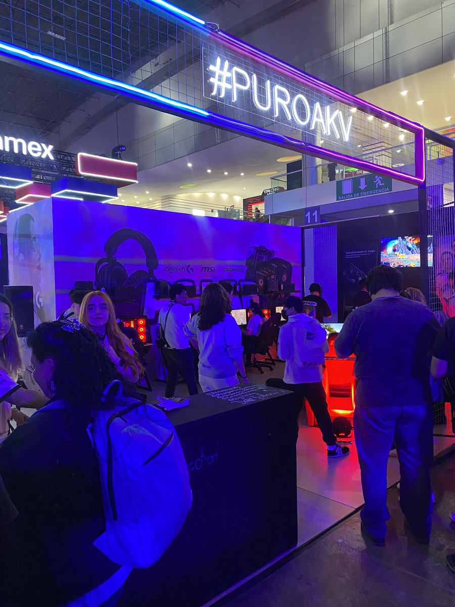 Segundo dia de <a href="/GAMERGY_Mx/">Telcel GAMERGY México 🇲🇽</a> pasándola increíble en el stand de <a href="/AkaveEsports/">Akave Esports</a> junto con <a href="/LogitechG/">Logitech G</a> <a href="/MSI_Latino/">MSI GAMING LATAM</a> @grupodecme