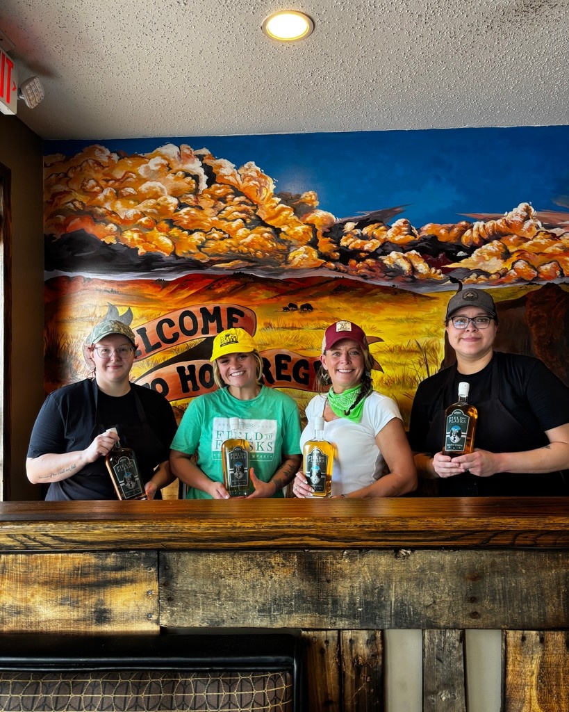 Fieldtoflasks's tweet photo. 🔥 Support Local. Sip Bold. 🔥
37 Smoke House in Holdrege, Nebraska is now proudly serving Field to Flasks — the whiskey made for the hardworking, by the hardworking. 🇺🇸🥃 https://t.co/tSp8B6p74G