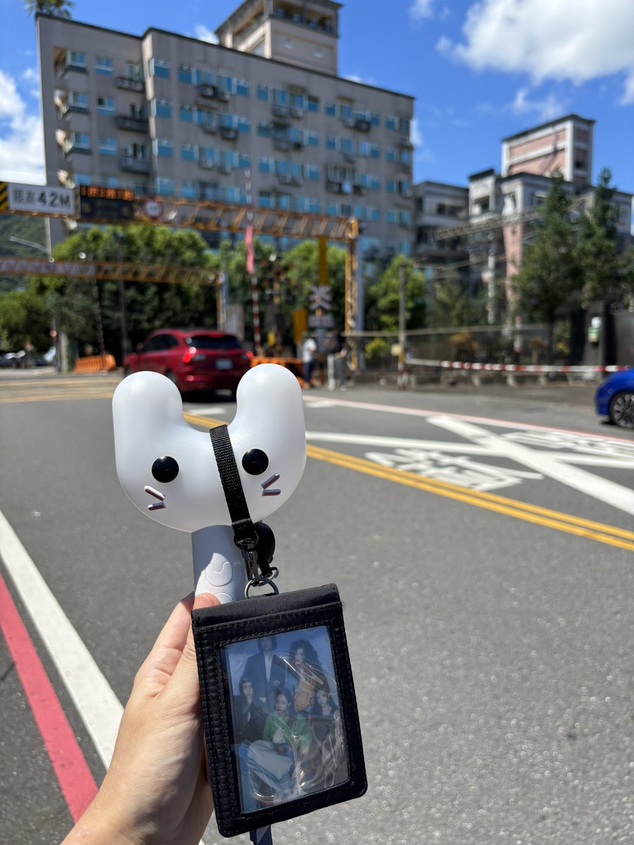 ethanythsu's tweet image. How sweet it tastes?
#NewJeans #HowSweet