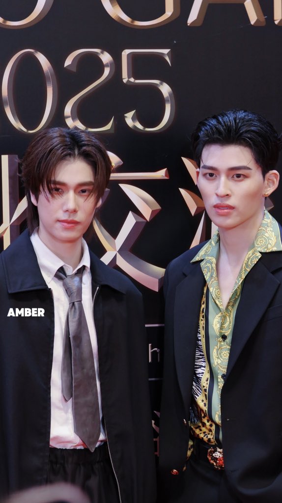 Yingxia1717's tweet photo. The first time I saw u 🖤

#WeiboGala2025 
#PondPhuwin https://t.co/aHLkCO1uak