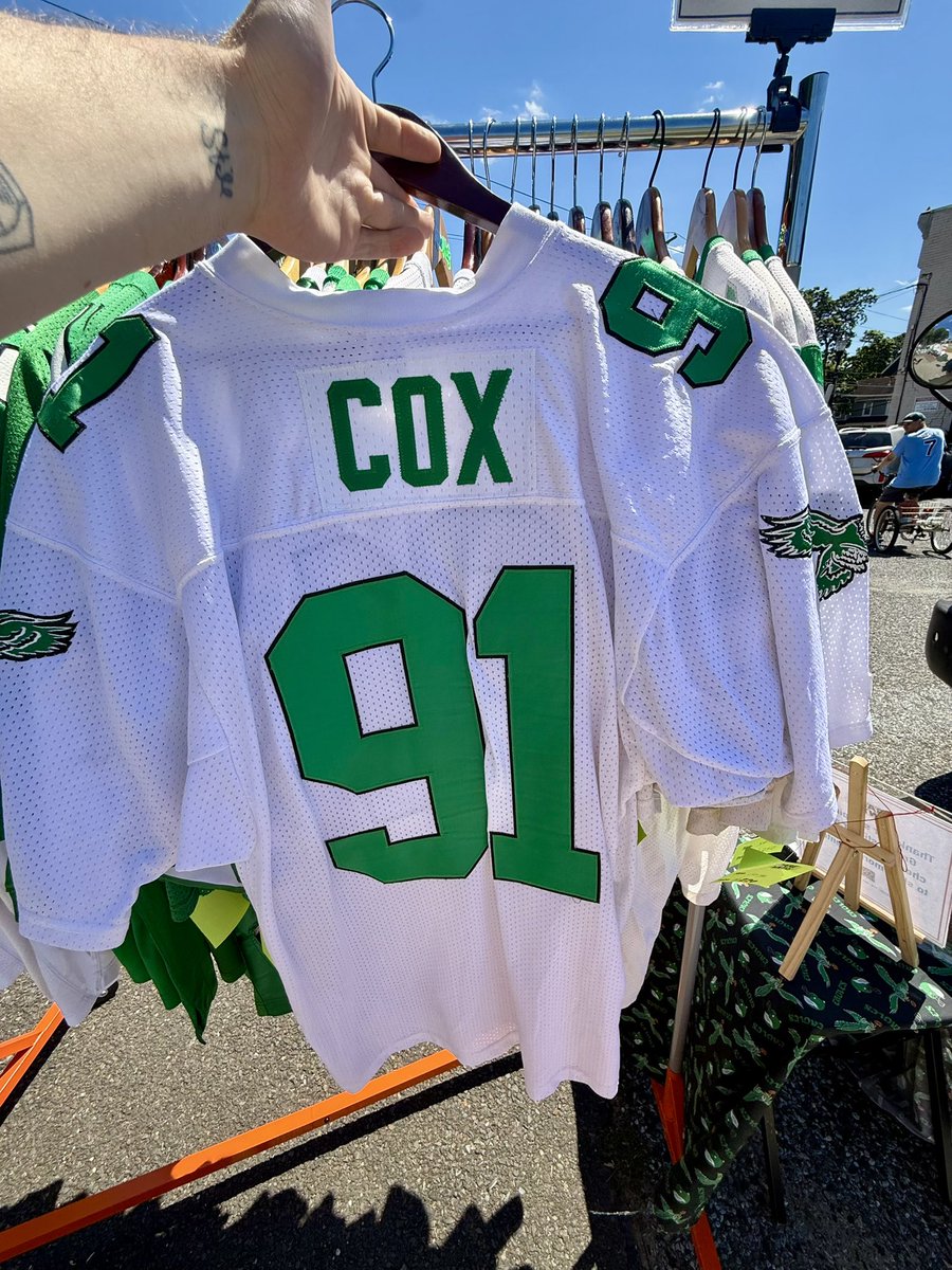 tomstakes's tweet photo. Dope custom Kelly green Fletcher Cox jersey at the @RareVNTG pop up 🦅🦅🦅

Game day fits for dayssss here 😳 https://t.co/9cbDShiOHZ