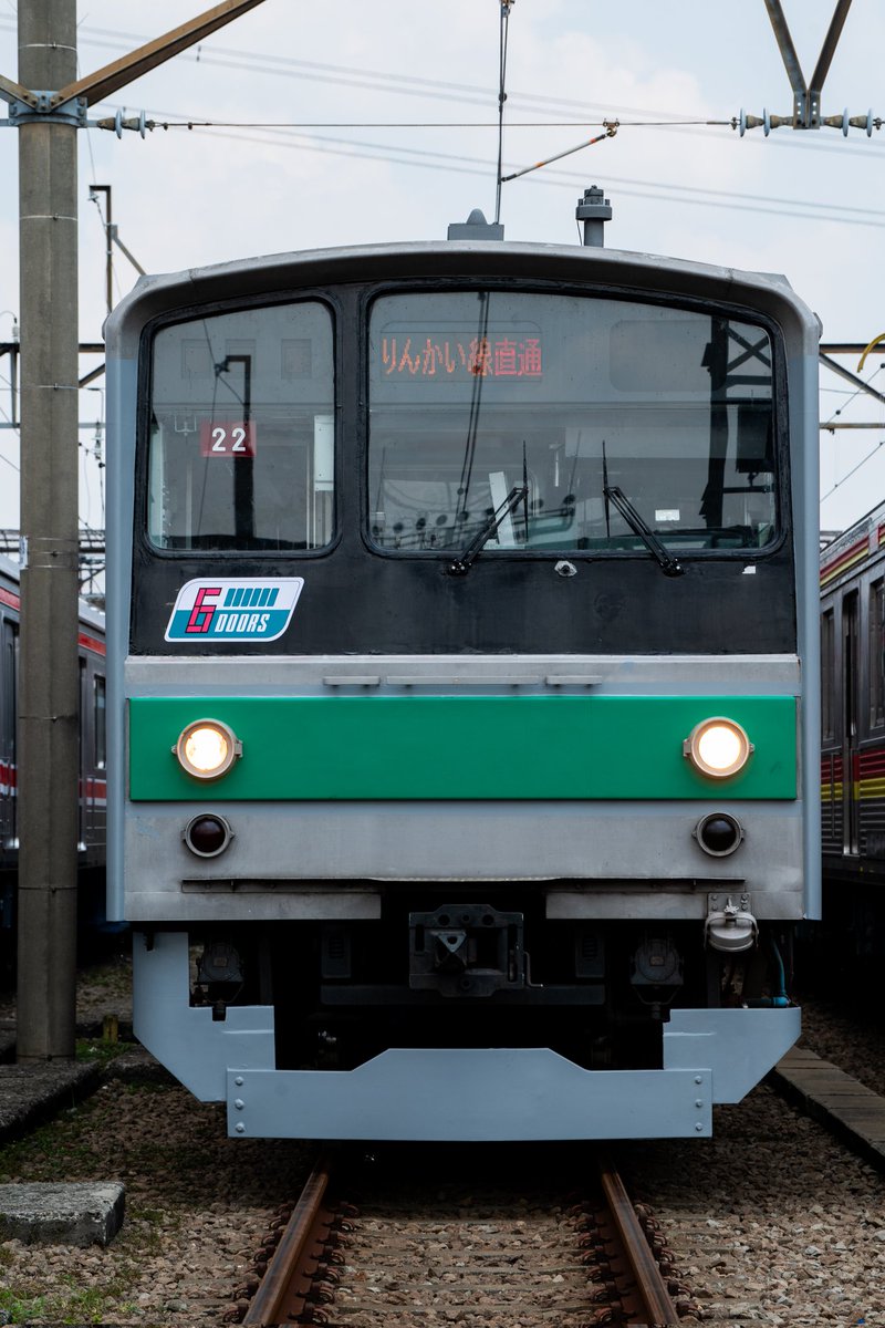 すみません、本当に楽しかったので何個か下に綴らせてください
今回の撮影会では編成札、方向幕などできる限りの復刻をしていただきました。
あまり撮れずに消えていった横浜線、8carsステッカーの武蔵野線、大好きだったりんかい線直通幕と6ドアステッカーの埼京線など、全部が懐かしくて最高でした