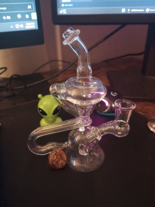 On todays episode of my bongs cuter than your bong, we got a touchdown from the one and only fuckin <a href="/beastworksglass/">Beast works</a> beautiful little rig, stop in today to see it in action! Live soons!
#KickPartner
#PickKick
<a href="/KickStreaming/">KICK</a>
<a href="/KickLiveStreams/">KickLIVEStreams 🌎</a>
<a href="/KickCommunity/">KICK Community</a>
kick.com/explodinbeef