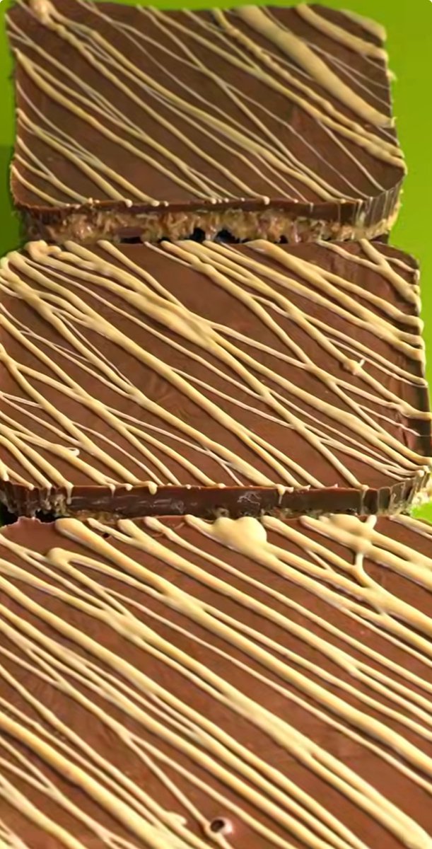 KBOnTheRadio's tweet image. Expectation VS Reality 😂 @crumbl