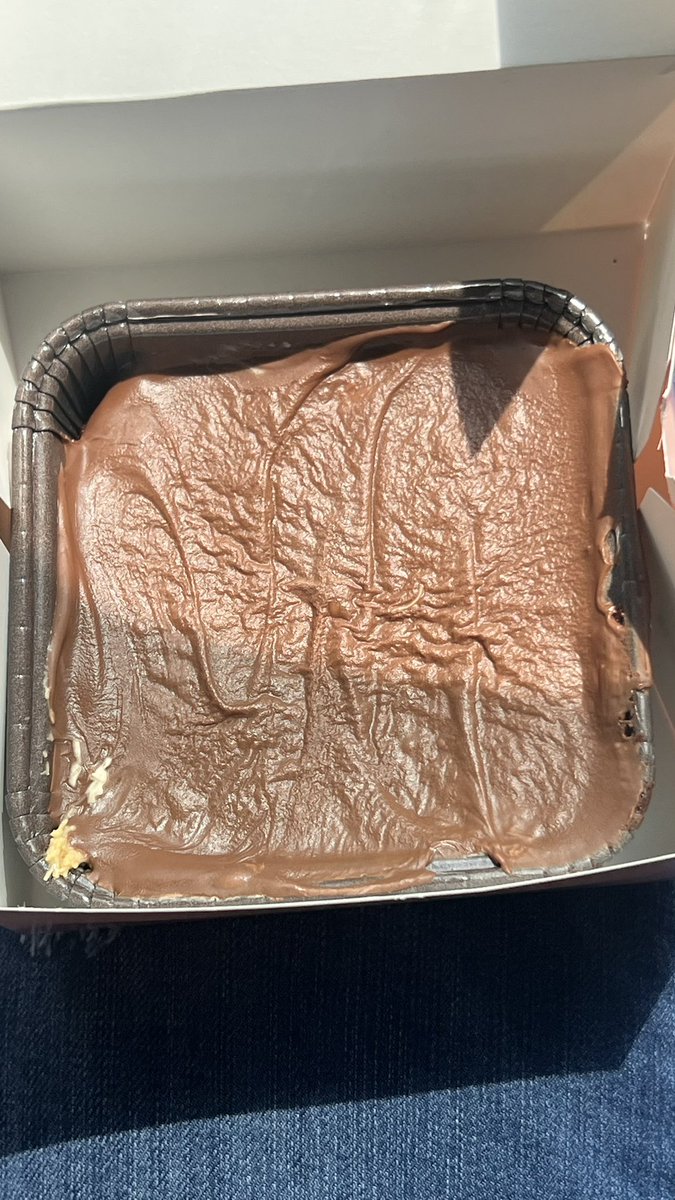 KBOnTheRadio's tweet image. Expectation VS Reality 😂 @crumbl