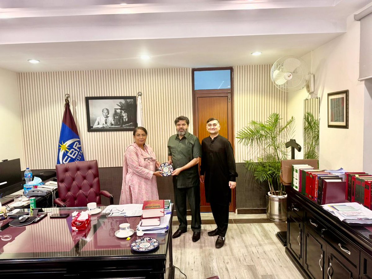RTOSahiwal's tweet photo. DG PCP Ms. Shazia M. Maqsood visited RTO Sahiwal and met Chief Commissioner Mr. Karamat Chaudhary. 

The meeting emphasized collaboration for compliance, transparency &amp; support to philanthropic initiatives.

#RTOSahiwal #FBRPakistan #PCP #Philanthropy https://t.co/bmrPFukpOI