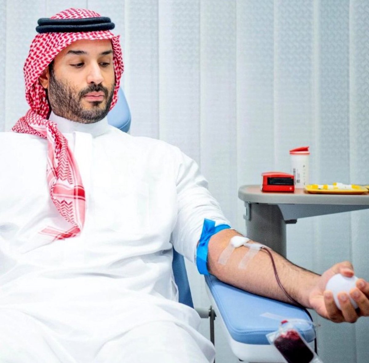 🔹سيدي #ولي_العهد ❤️
🔹سيدي #محمد_بن_سلمان‌ ❤️

حبكم يجري مجرى الدم بالشريان . •••