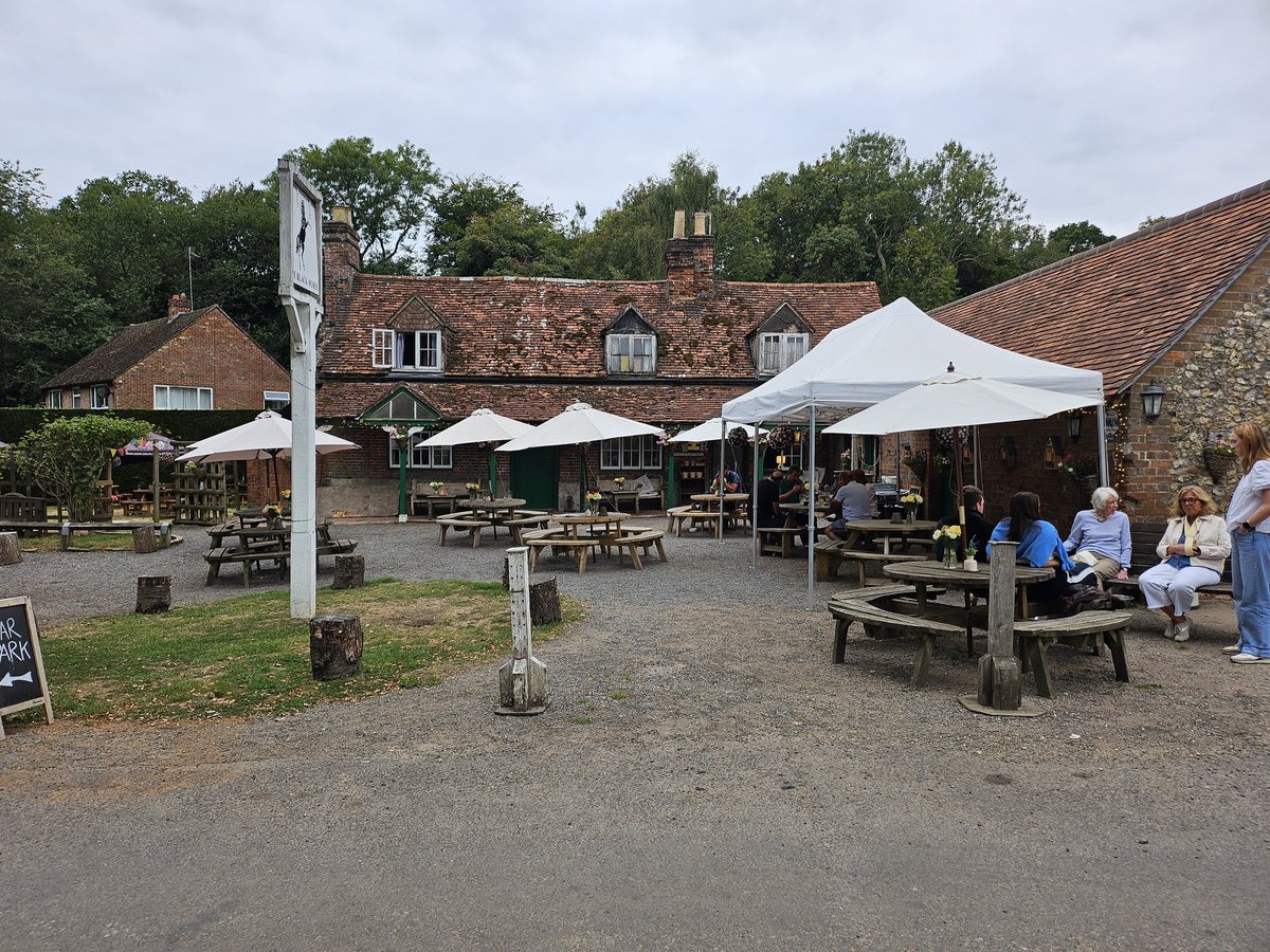 chisel2211's tweet image. Made it too the pub in the woods, The Black Horse, Checkendon...cracking jar of ale
