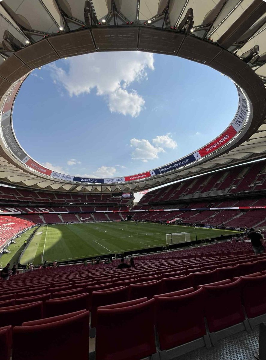 Tak já si byl odpoledne na pohodu na fotbale Litovel 🆚️ HFK Olomouc a zatím sestra je s manželem na zápase #LaLiga 🇪🇦 <a href="/Atleti/">Atlético de Madrid</a> proti <a href="/Elche/">🌴 Elche 🇪🇸</a> Njn co už...🙄😀