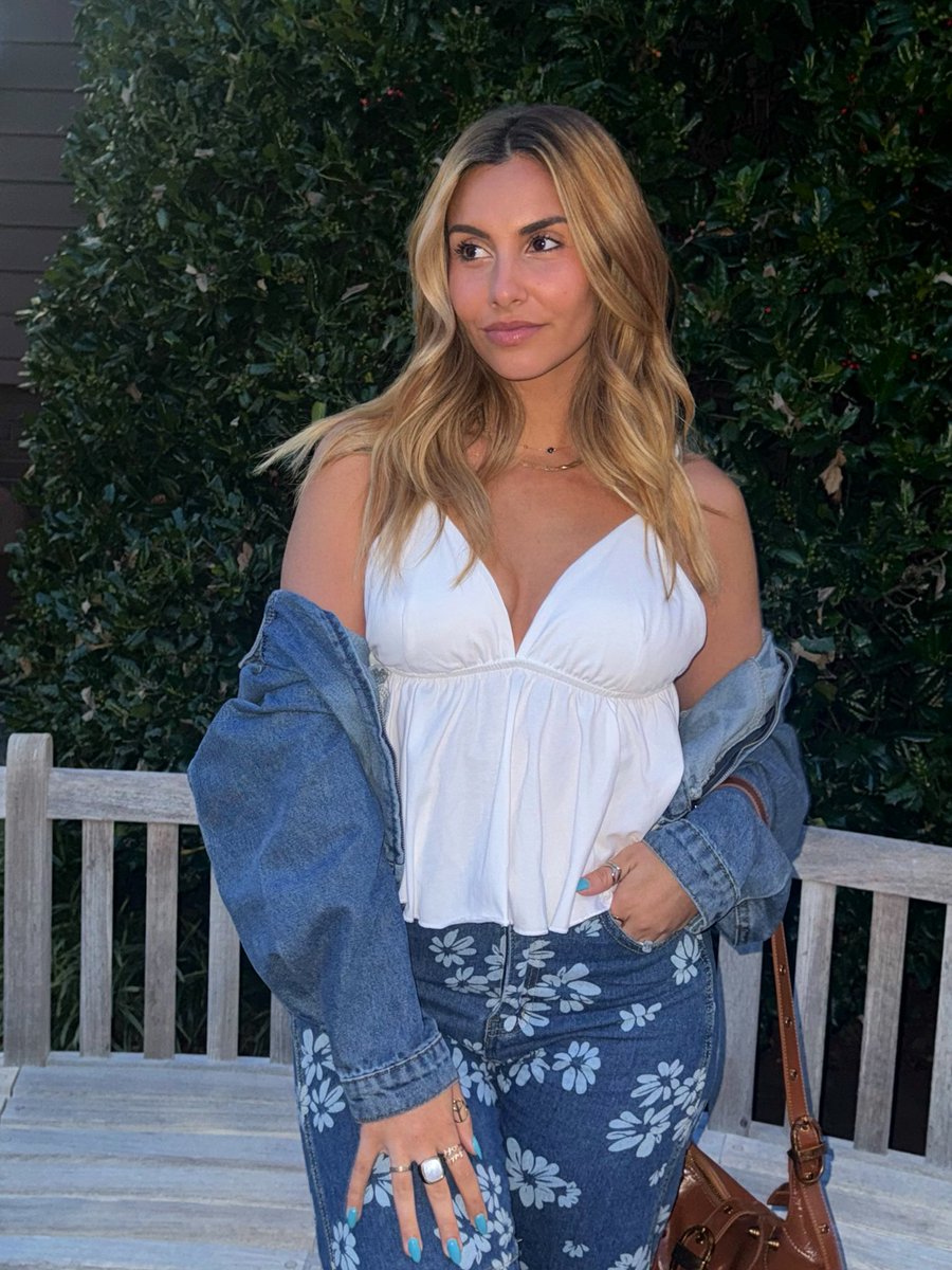 Alicia Atout (@aliciaatout) on Twitter photo Canadian Tux ✨ Scotland was lovely and I’m in London now. It was my dream to visit Europe when I was a little girl and now I’m so grateful to be over here frequently. What a wild trip. 💫🏰 Canadian Tux ✨ Scotland was lovely and I’m in London now. It was my dream to visit Europe when I was a little girl and now I’m so grateful to be over here frequently. What a wild trip. 💫🏰