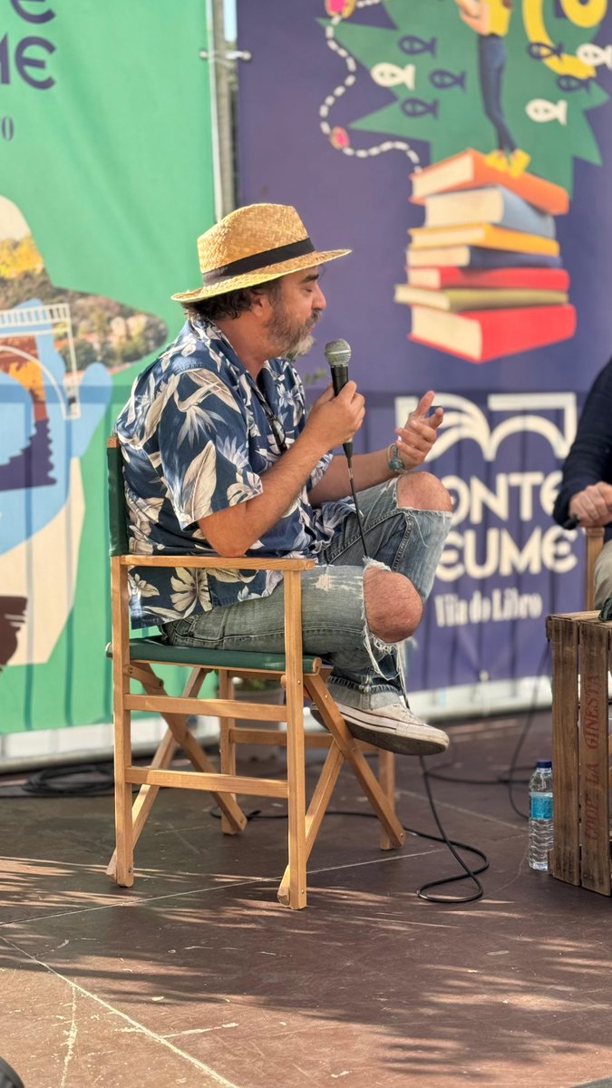 💬Esta tarde tivemos a oportunidade de gozar dunha conversa íntima con <a href="/pedrofeijoo/">Pedro Feijoo</a> sobre a súa traxectoria literaria, presentada por <a href="/ebrero/">Iago Ebrero</a> de <a href="/enfoquesgal/">Enfoques.gal</a> 

Grazas a todos os que vos achegastes! 📚

#PontedeumeVDL