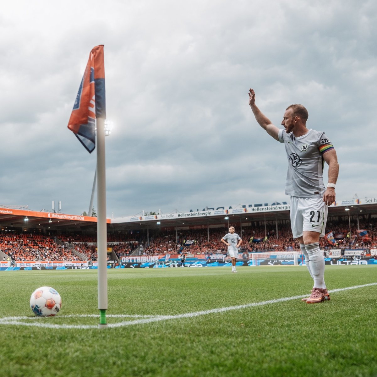 La LEYENDA continúa. Maximilian Arnold disputó su partido 4⃣5⃣0⃣ con la camiseta de los Lobos.
🐺💚

#VfLWolfsburg