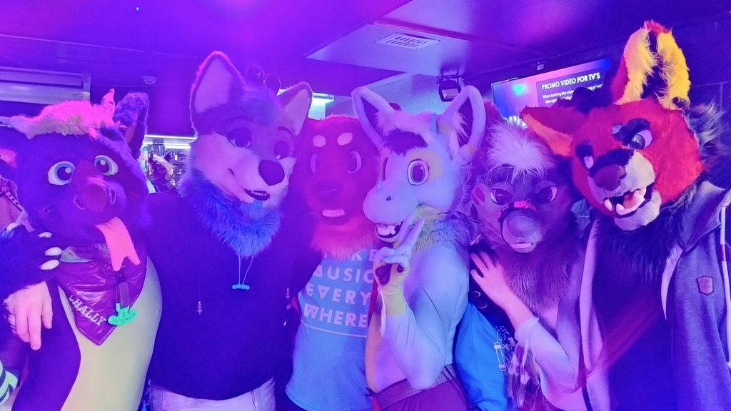 PRIDE PARTY BAYBEEEEEEE
ft. <a href="/Sumiyakikun/">Sumiyaki</a> <a href="/Zeppdragon/">Zepp Dragon</a> <a href="/STAR_B_Husky/">STAR-B ✨</a> <a href="/Ginsent_/">Ginsent</a> &amp; chally!!!