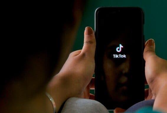 NezerAz's tweet image. Şəhid ailələri və qazilər adı ilə pul toplayan qadın TikTok-da saxlanıldı – DİN
#TikTokAldadıcı #DİN #Oğuz
🔗 Ətraflı linkdə 👉 nezer.media/s%c9%99hid-ail…