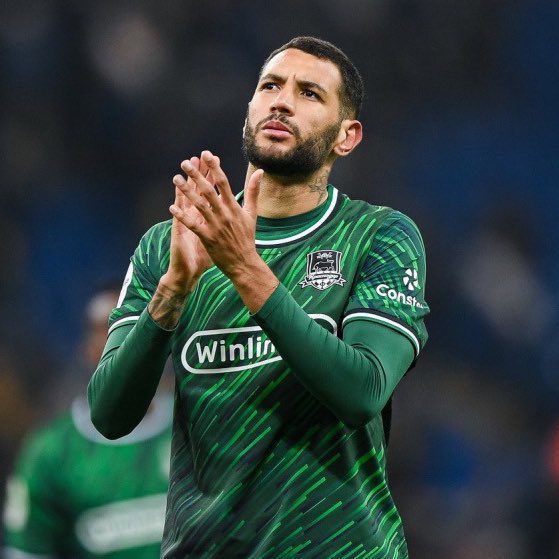 midiavascaina's tweet image. 💢| OFERTA RECUSADA

O Krasnodar da Rússia, recusou nos últimos dias uma proposta do Vasco pelo zagueiro Vítor Tormena. 

A oferta era de compra do jogador mas os russos responderam que não desejam se desfazer do zagueiro.

🗞️| @venecasagrande