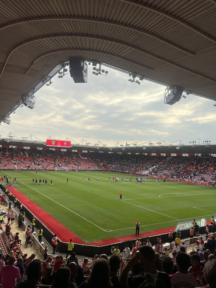 Stoke City (H): 1-2 L 

I was upset for a second but then I remembered we have mini-golf in the Chapel area. I can’t contain myself anymore. 

Thank you Sports Republic for the experience.

Fucking wank 

#Saintsfc