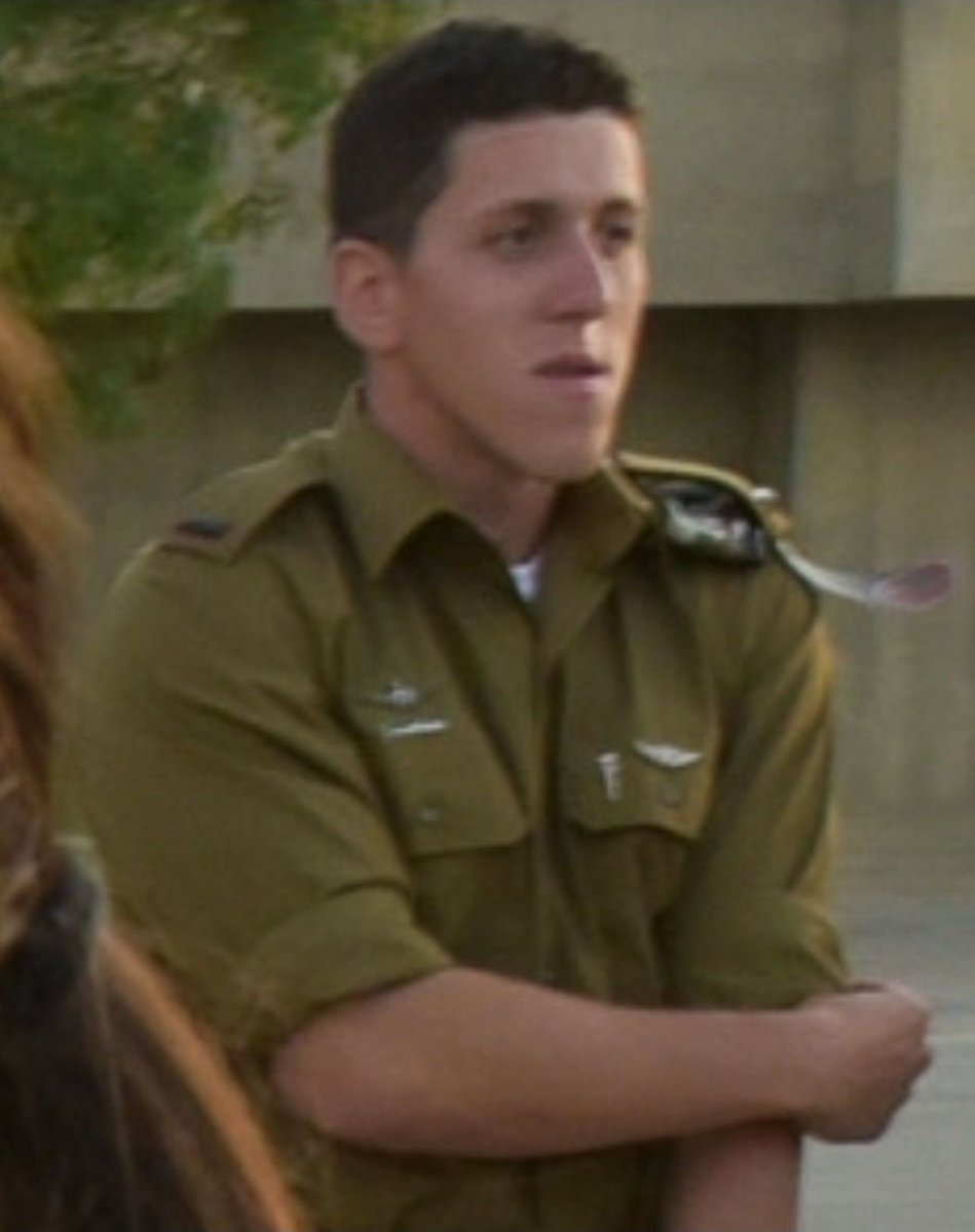 נשבר הלב 💔

השבת יצאה וקיבלנו בשורות איוב
סגן אורי גרליץ ז"ל, בן 20 ממיתר
מפקד מחלקה בגדוד שמשון נפל היום בחאן יונס.

הלב יוצא למשפחתו ומכריו.
גיבור ישראל, יהי זכרו ברוך 🕯
