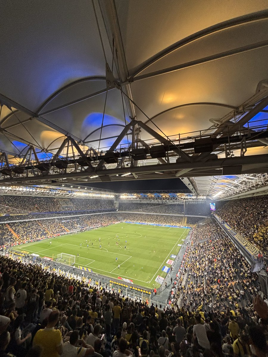 Furkan 🏆 (@bakfurkn) on Twitter photo Dünyanın en güzel manzarası 💛💙 Dünyanın en güzel manzarası 💛💙