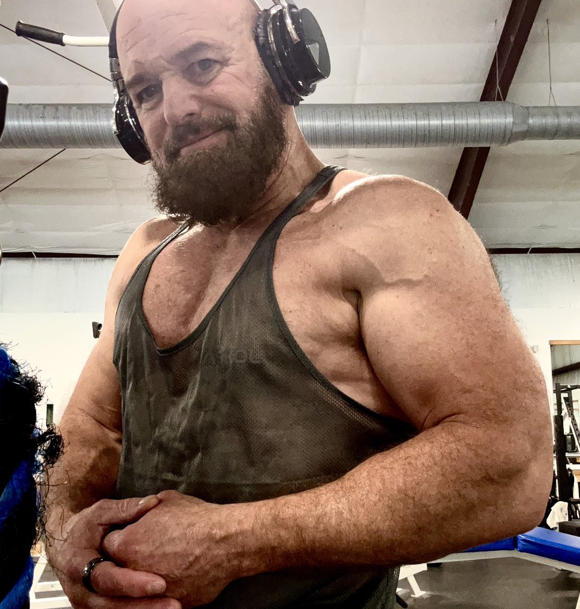 PastorPaulB1's tweet photo. Chest, back, bi’s and tri’s - my coach calls it pump day. I’m liking it! #doworkson #thisis66 #cancersurvivor https://t.co/9RhaZRcylE