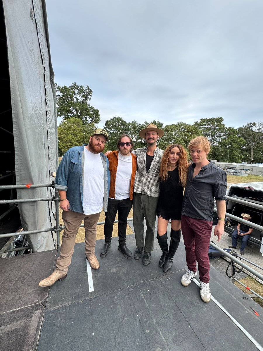 Ashley Monroe tweet media