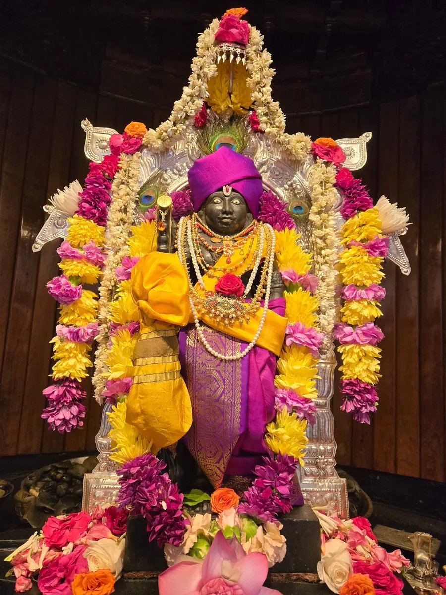 Aug 23rd'25 : Daily Alankara Darshana of Saligrama Shila Sri Krishna at Sri Puthige Matha,Edison,NJ,USA