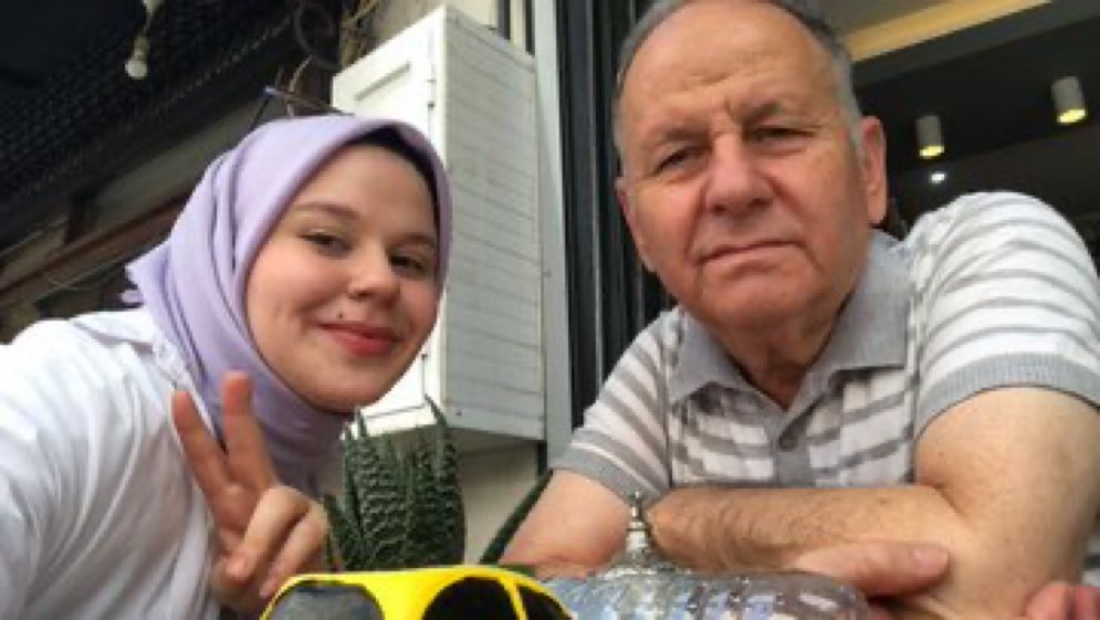 Cezaevinde 72 yaşında, muhakeme gücü olmayan, tekerlekli sandalyeye bağımlı bir alzheimer hastası var! 

İbrahimGüngörü ÖlümeTerketme