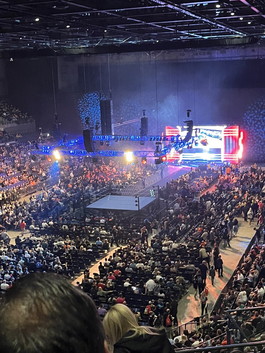 mark_fillingham's tweet photo. CM PUNK! @WWELIVERPOOL https://t.co/EM7AYCiBSb