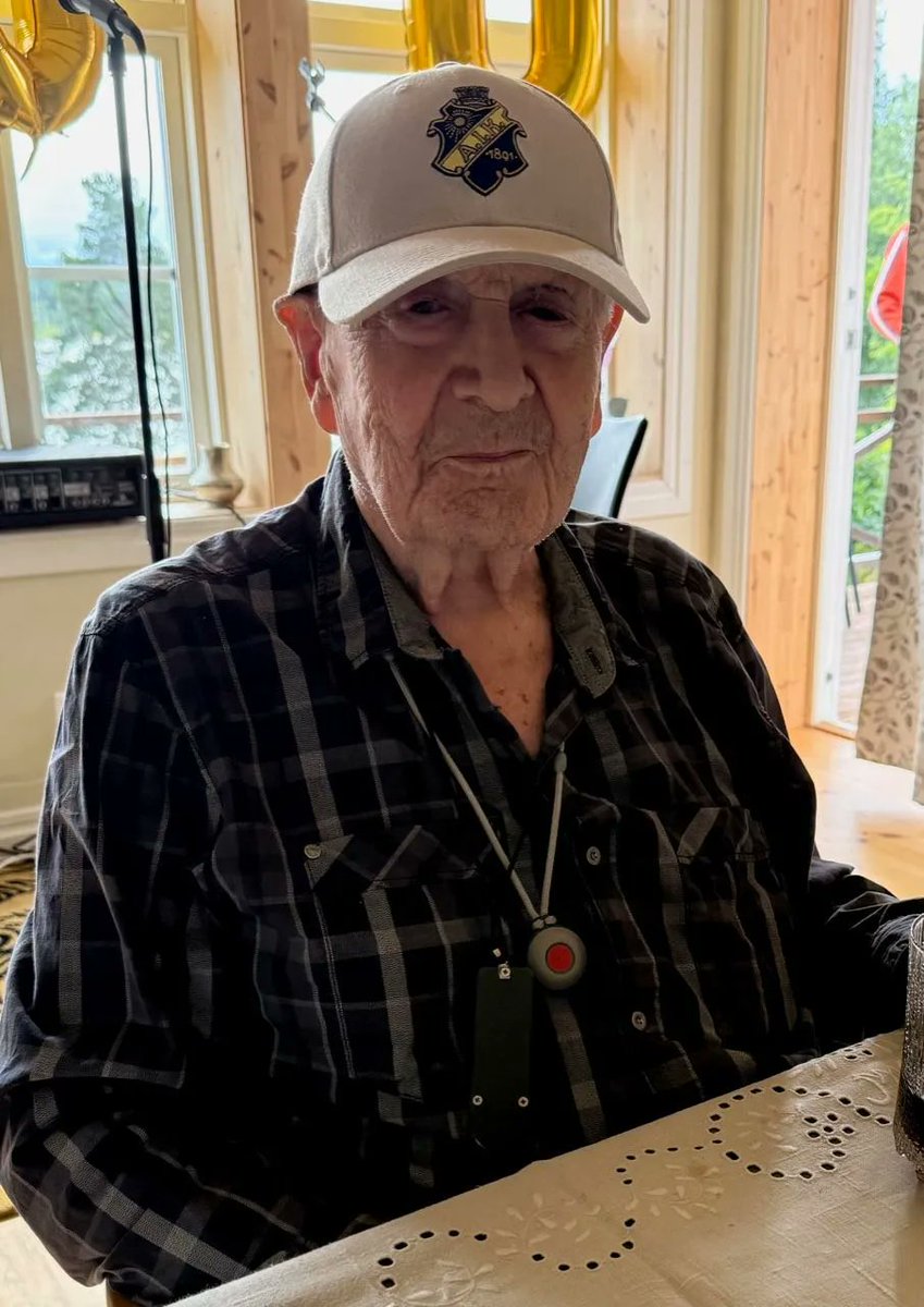 Den Svarta Massan vill med stolthet och värme uppmärksamma en alldeles särskild dag.
Vi gratulerar vår medlem K-A Wilhelmsson som den 21 augusti fyllde 100 år!

svartamassan.se/ett-storslaget…
