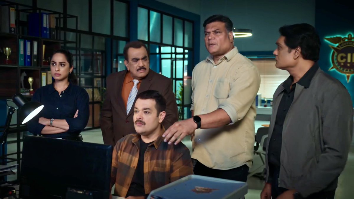 Pranjal_31's tweet photo. Whole team is together today 🥰❣️ feeling happy 🥹♥️

#CID2 https://t.co/Qa0PeTyme8