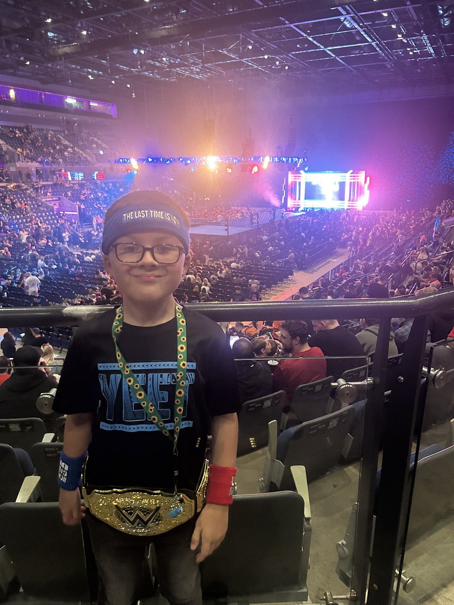 x__shan's tweet photo. happy boy! #WWELiverpool https://t.co/ngK05uqFz8